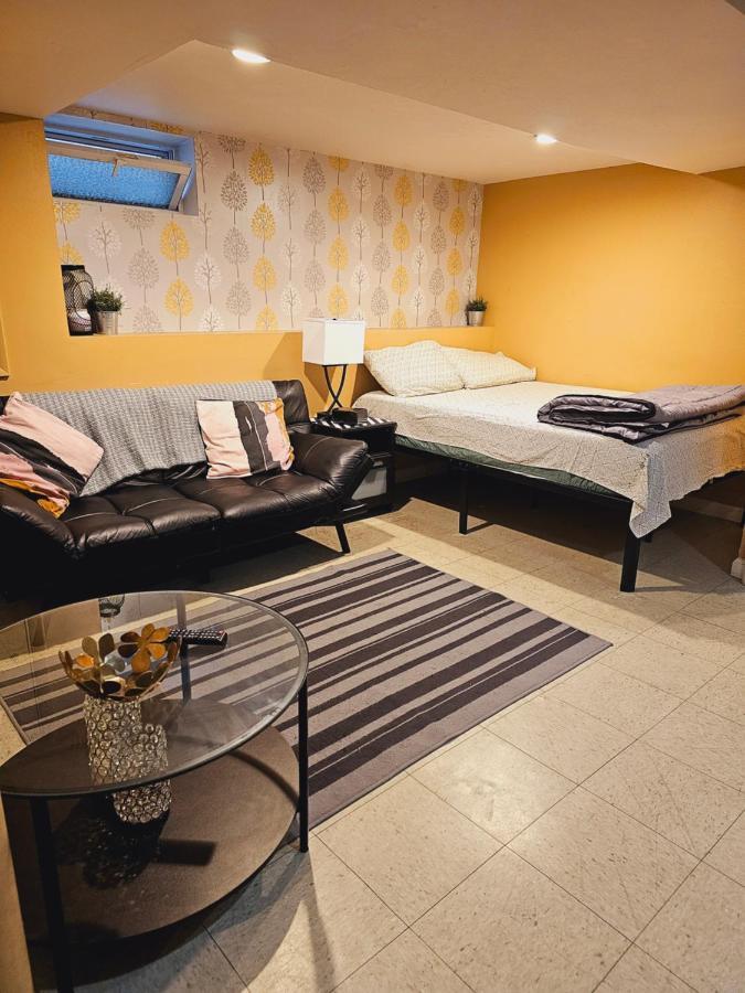 Tidy Queens Apartment Нью-Йорк Экстерьер фото
