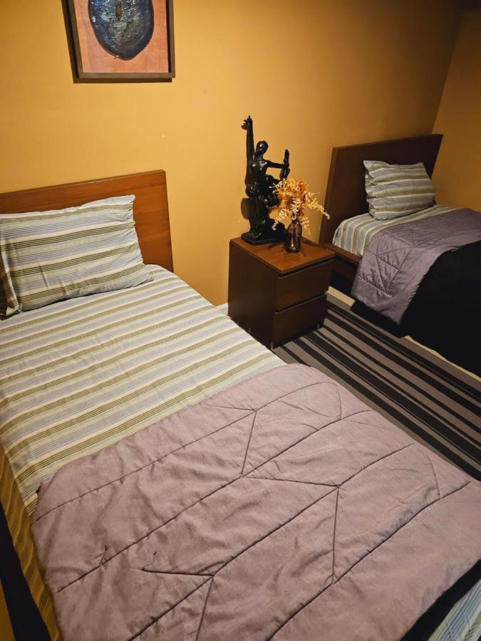 Tidy Queens Apartment Нью-Йорк Экстерьер фото